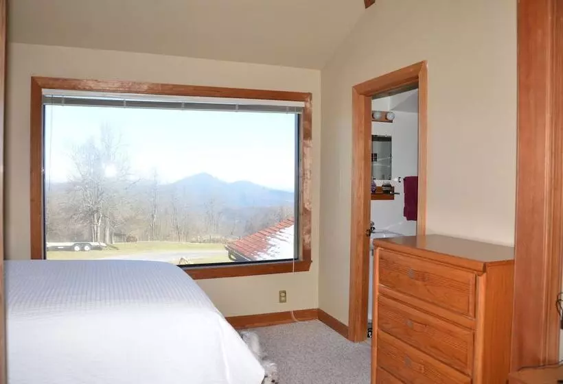 Aamiaismajoitus (B&B) Bent Mountain Lodge