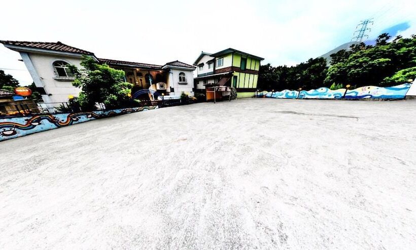 تختخواب و صبحانه Sun Lu Holiday Homestay