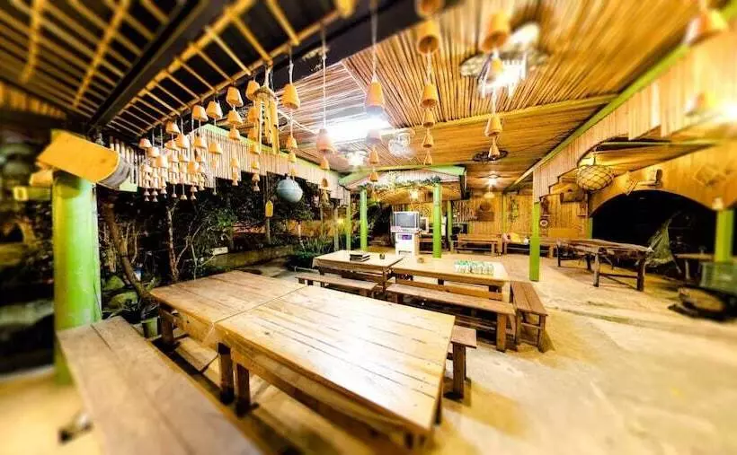 تختخواب و صبحانه Sun Lu Holiday Homestay