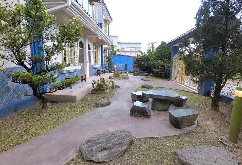 تختخواب و صبحانه Sun Lu Holiday Homestay