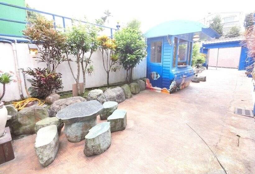 تختخواب و صبحانه Sun Lu Holiday Homestay