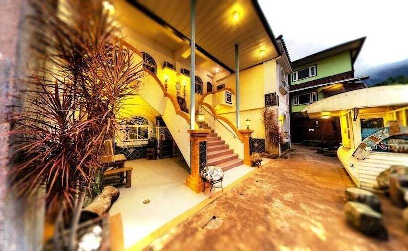 تختخواب و صبحانه Sun Lu Holiday Homestay