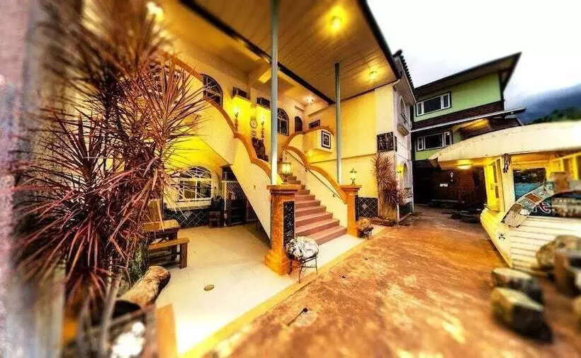 تختخواب و صبحانه Sun Lu Holiday Homestay
