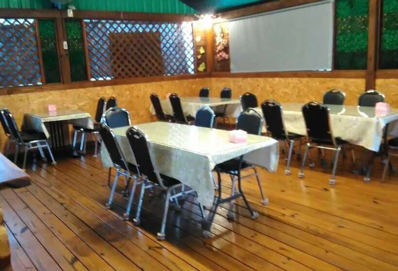 تختخواب و صبحانه Sun Lu Holiday Homestay