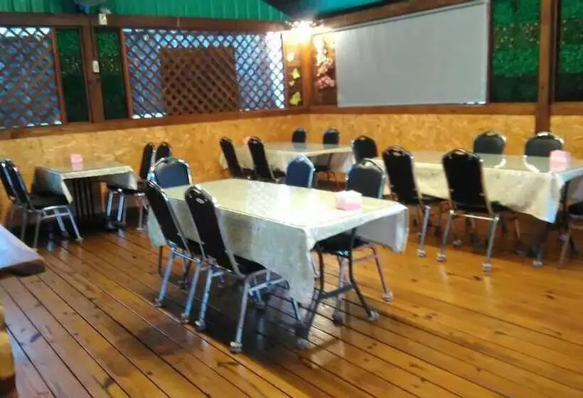 تختخواب و صبحانه Sun Lu Holiday Homestay