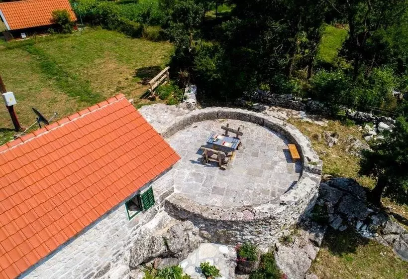 Ethno House Kosic