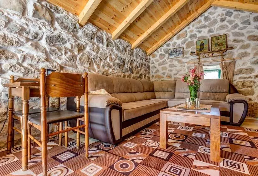 Ethno House Kosic