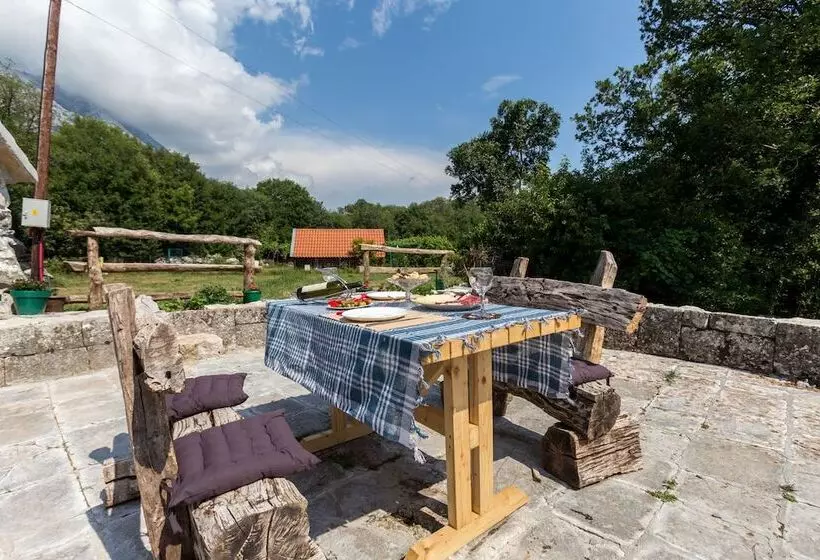 Ethno House Kosic