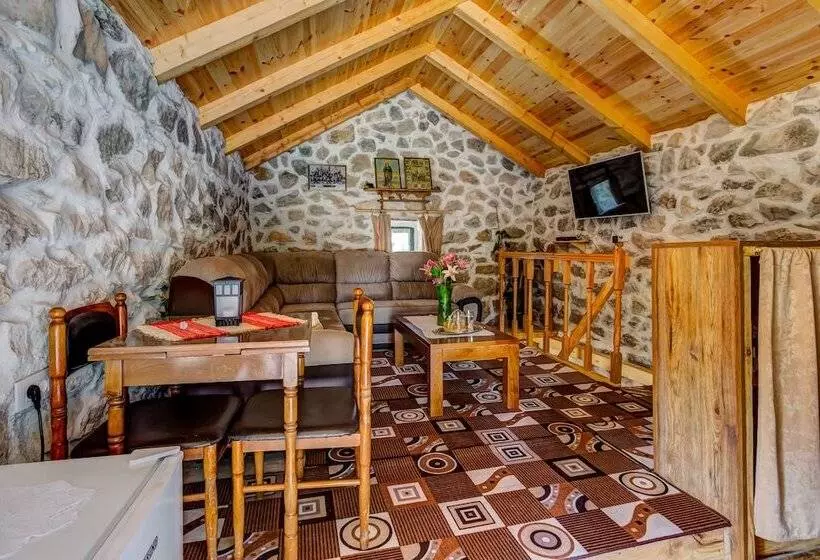 Ethno House Kosic