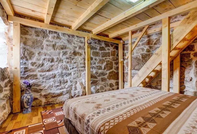 Ethno House Kosic