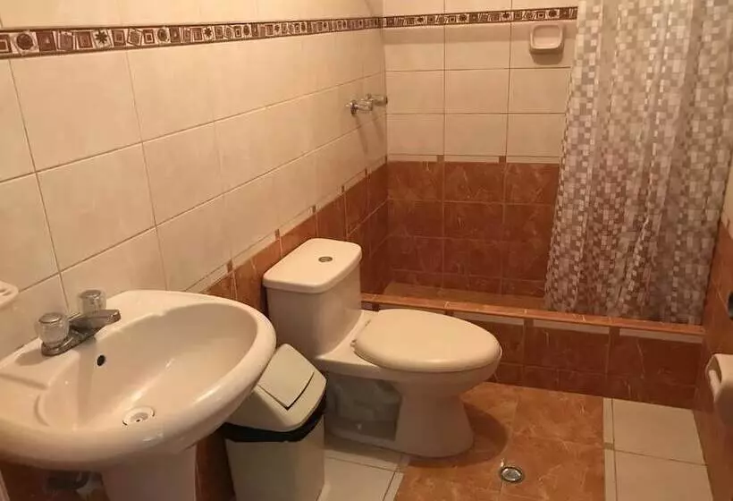 مسافرخانه Hospedaje Las Flores