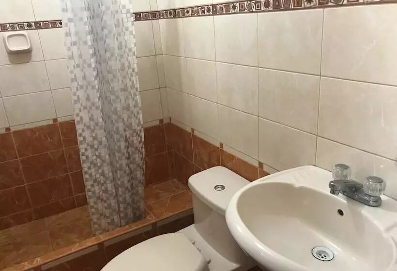 مسافرخانه Hospedaje Las Flores