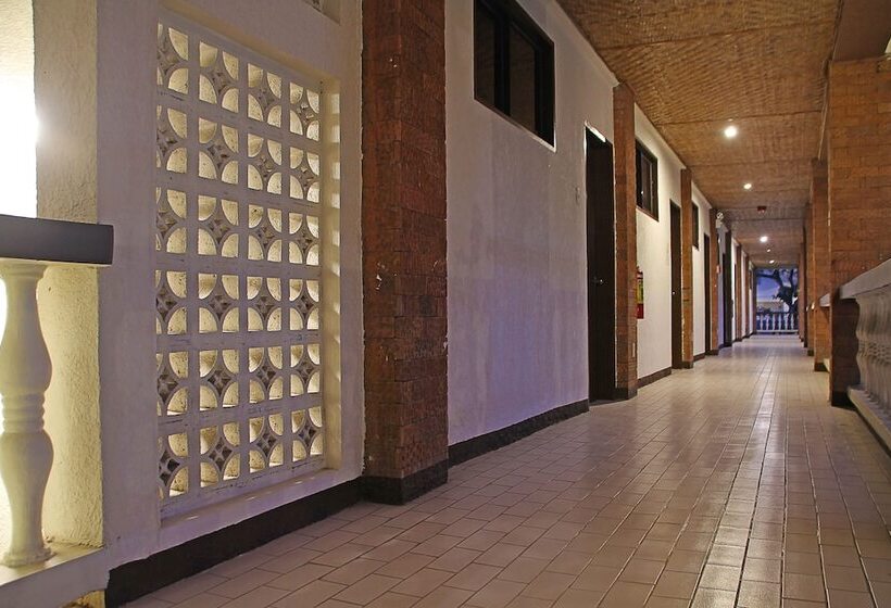 Szálloda 1888 Beach Resort