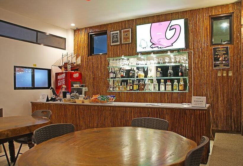 Szálloda 1888 Beach Resort