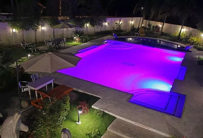 Hotelli 1888 Beach Resort