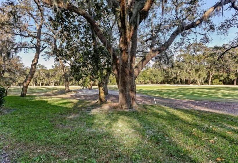 Отель 3312 Fairwayoaks