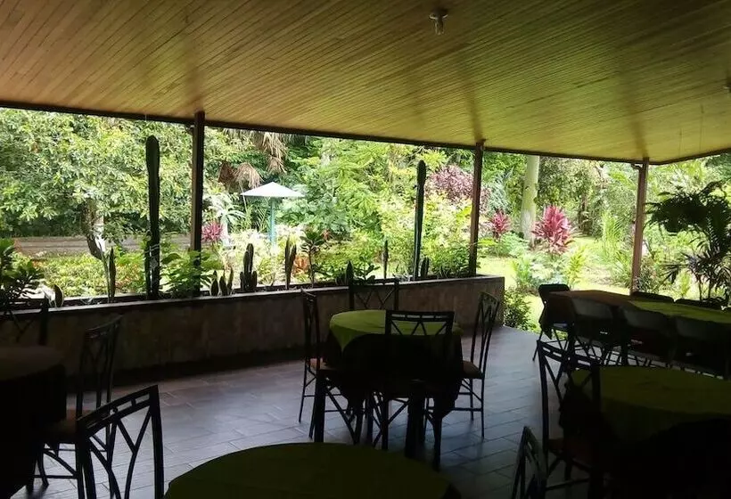 Hotelli Arbol Dorado