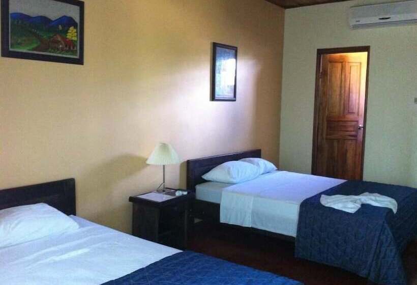 ホテル Arbol Dorado