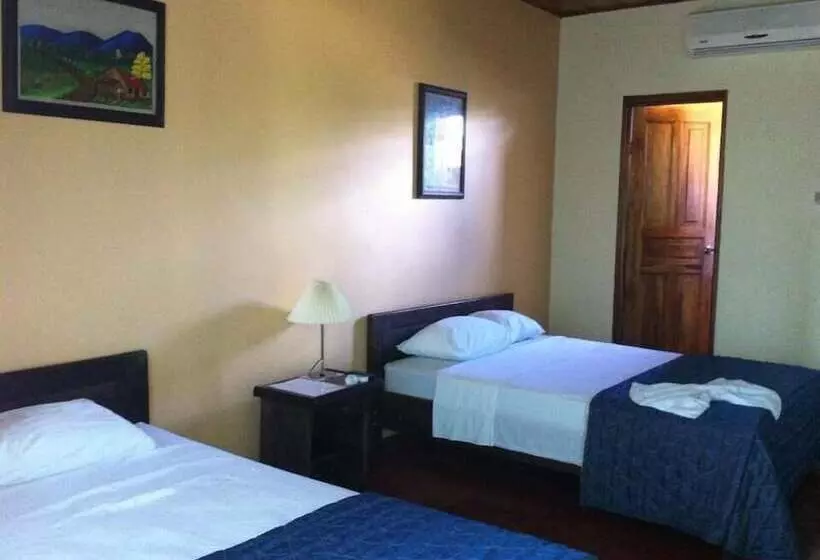 Hotelli Arbol Dorado