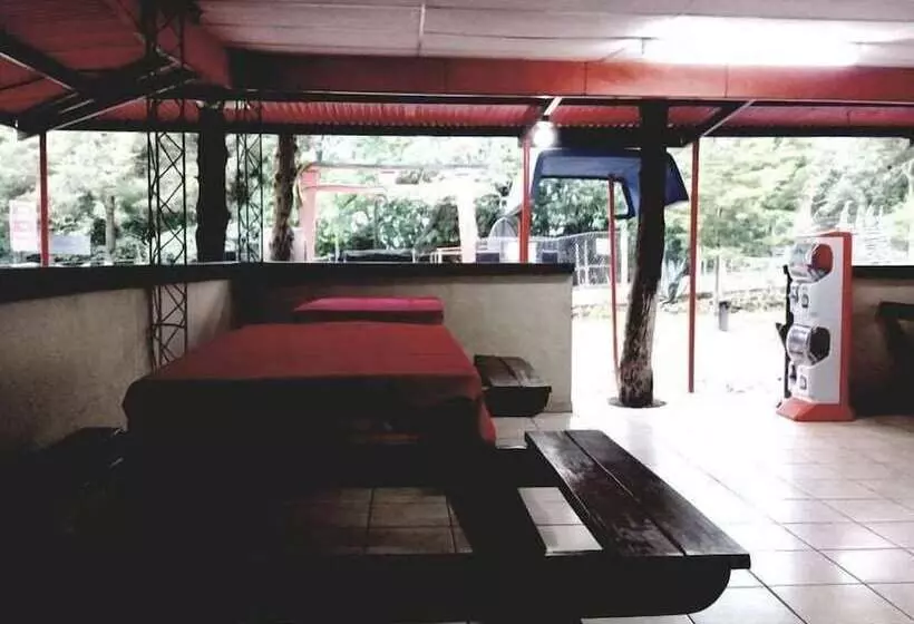 Hotelli Bosques Del Tibet