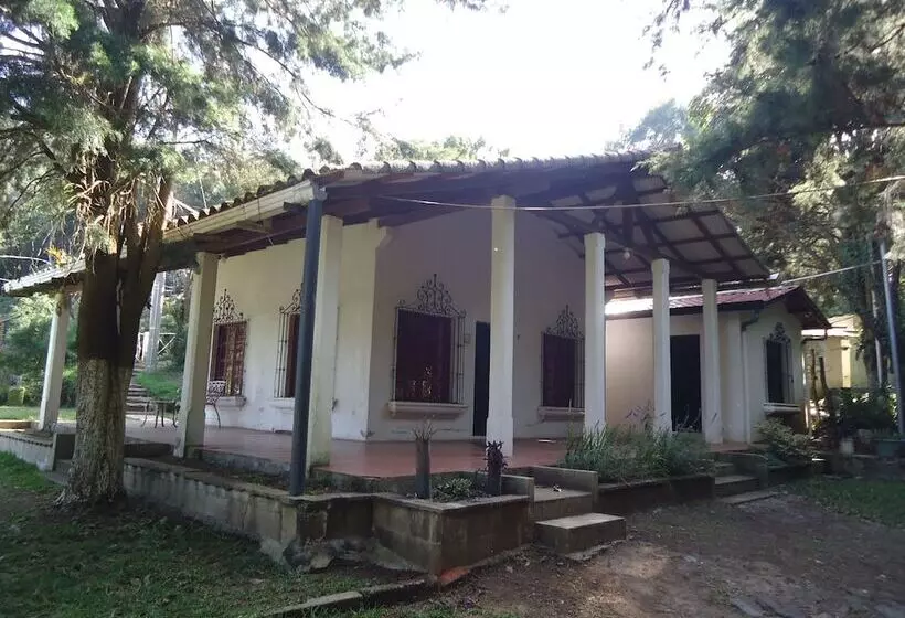 Hotelli Bosques Del Tibet