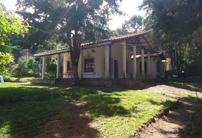 هتل Bosques Del Tibet