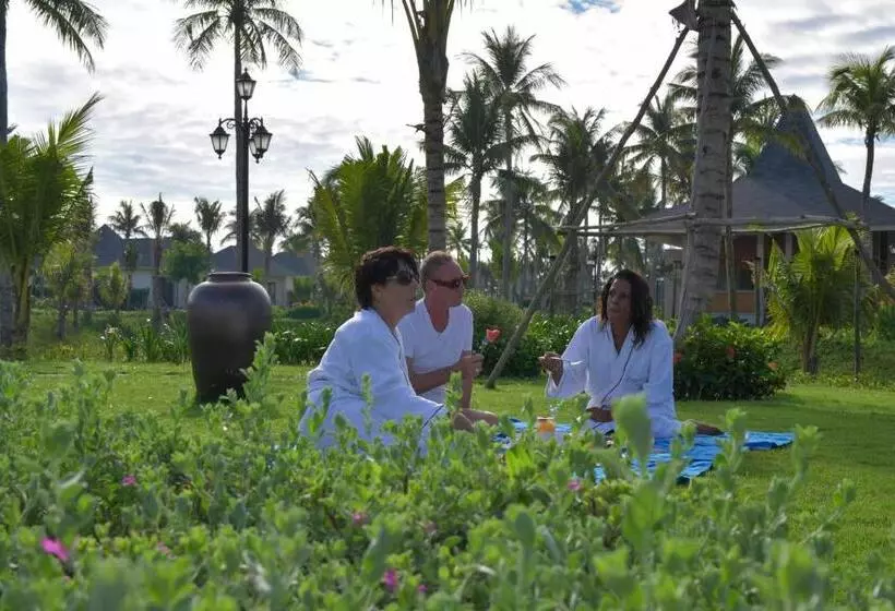 Cocoland Thu Xa Ancient Town Hotel & Resort