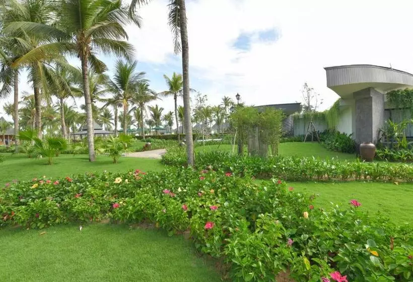 Cocoland Thu Xa Ancient Town Hotel & Resort
