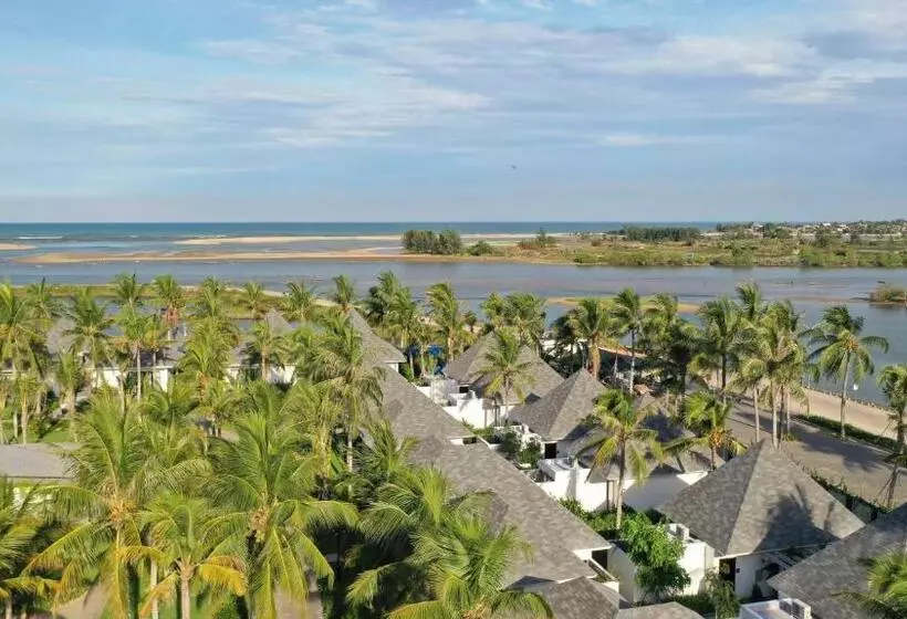 Cocoland Thu Xa Ancient Town Hotel & Resort