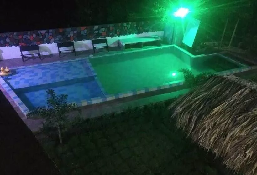 Hotelli Hostal Luz De Luna & Spa