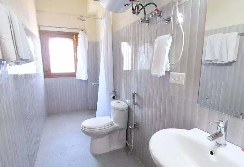 هتل Kuenphen Norbuding