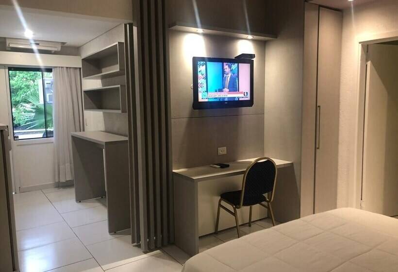 هتل Los Alpes Villa Morra