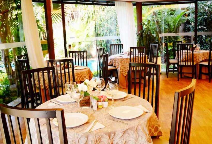 هتل Los Alpes Villa Morra