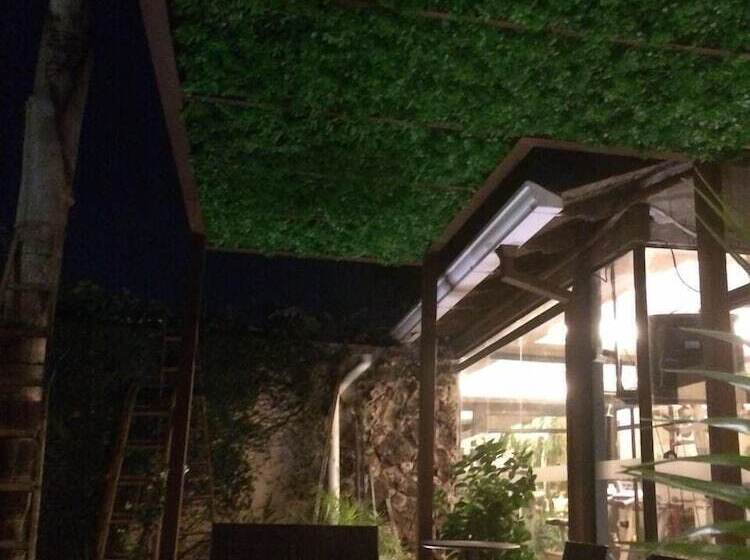 هتل Los Alpes Villa Morra