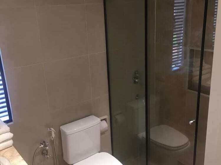 هتل Los Alpes Villa Morra