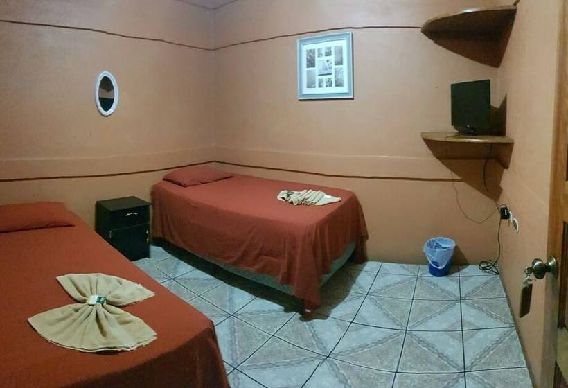 هتل Matias De Galvez