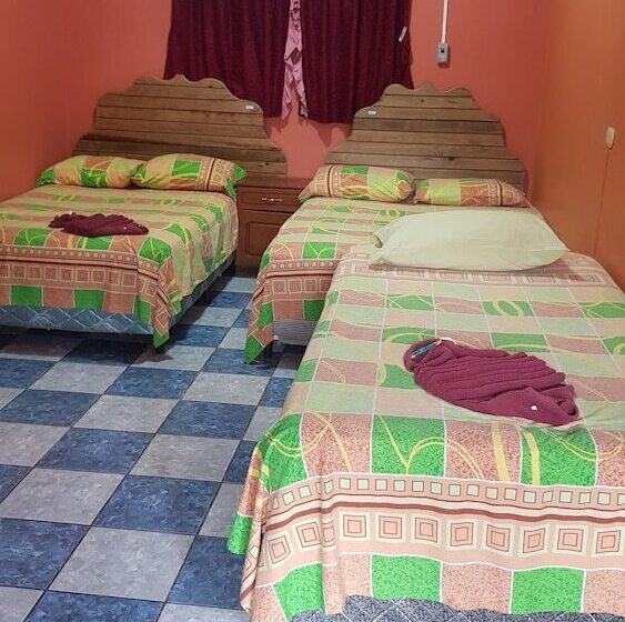 هتل Matias De Galvez