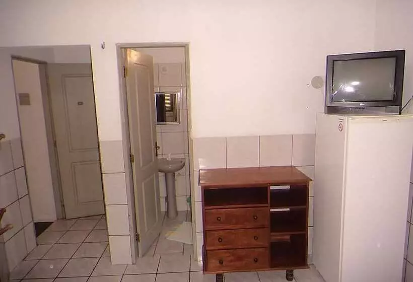 Hotelli Pousada Través Cia