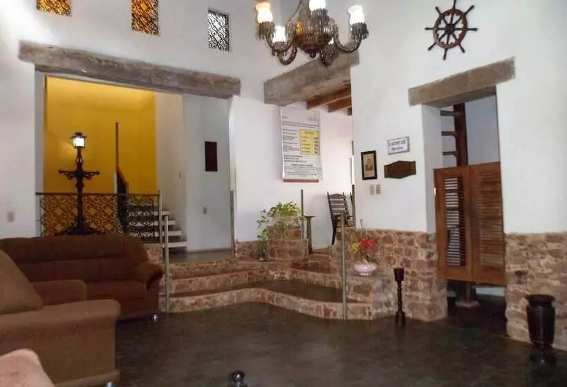 Hotelli Pousada Través Cia