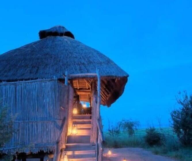 هتل Rhino Safari Camp