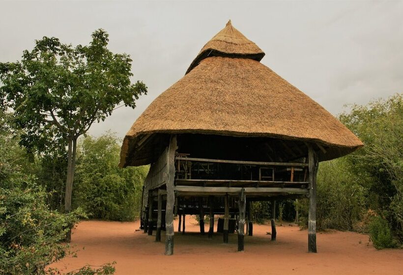 هتل Rhino Safari Camp