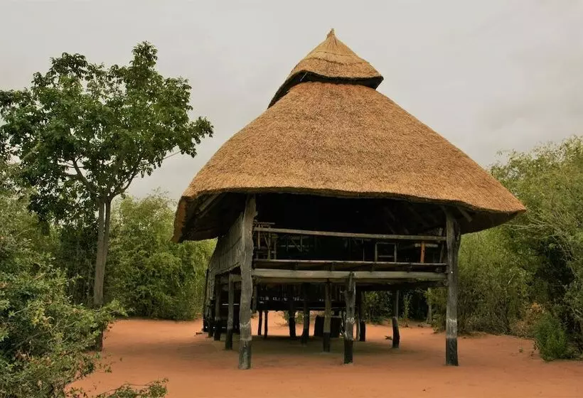 هتل Rhino Safari Camp