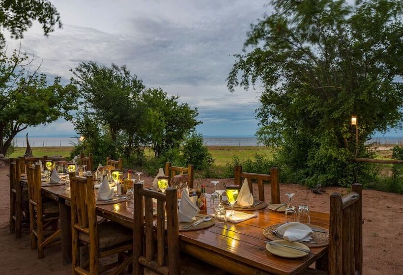 هتل Rhino Safari Camp