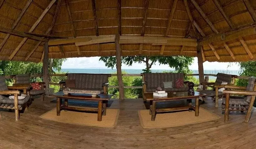 هتل Rhino Safari Camp