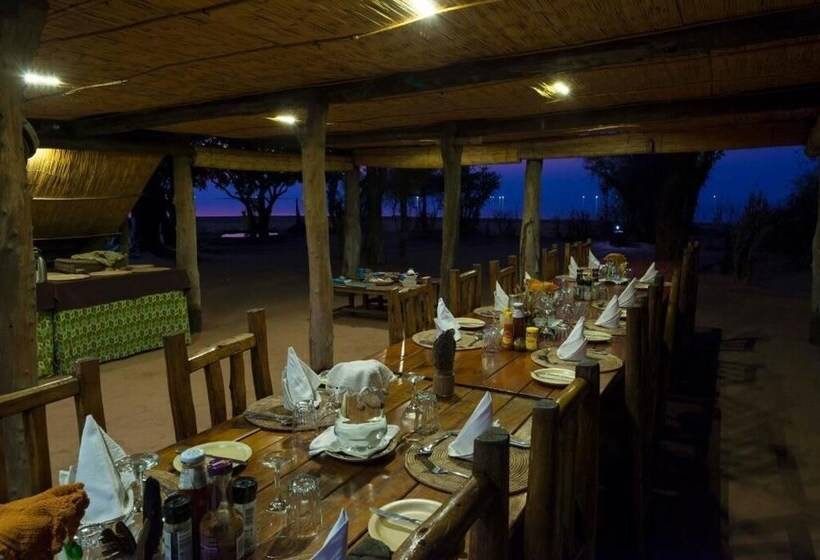 هتل Rhino Safari Camp
