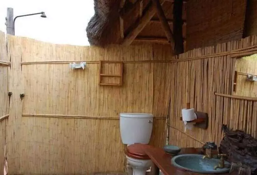 هتل Rhino Safari Camp