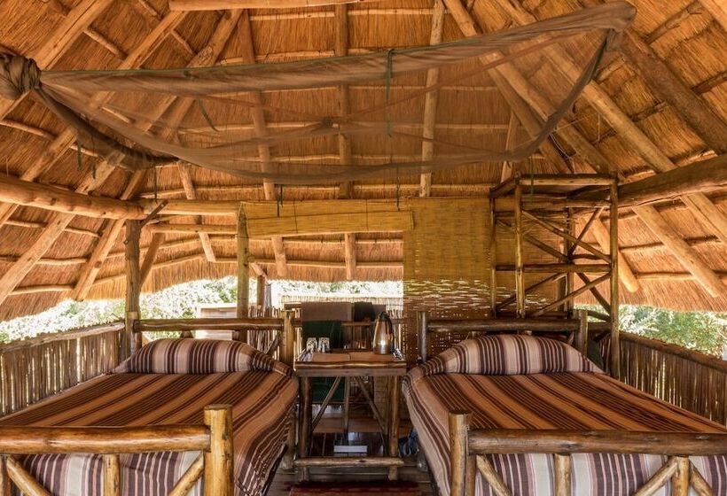 هتل Rhino Safari Camp