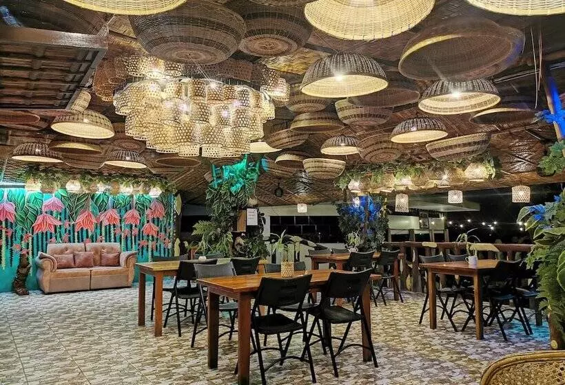 Hotelli Sunrise Garden Lakeresort