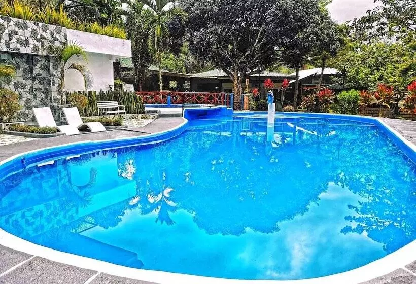 Hotelli Sunrise Garden Lakeresort