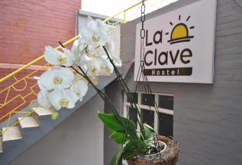 La Clave Hostel